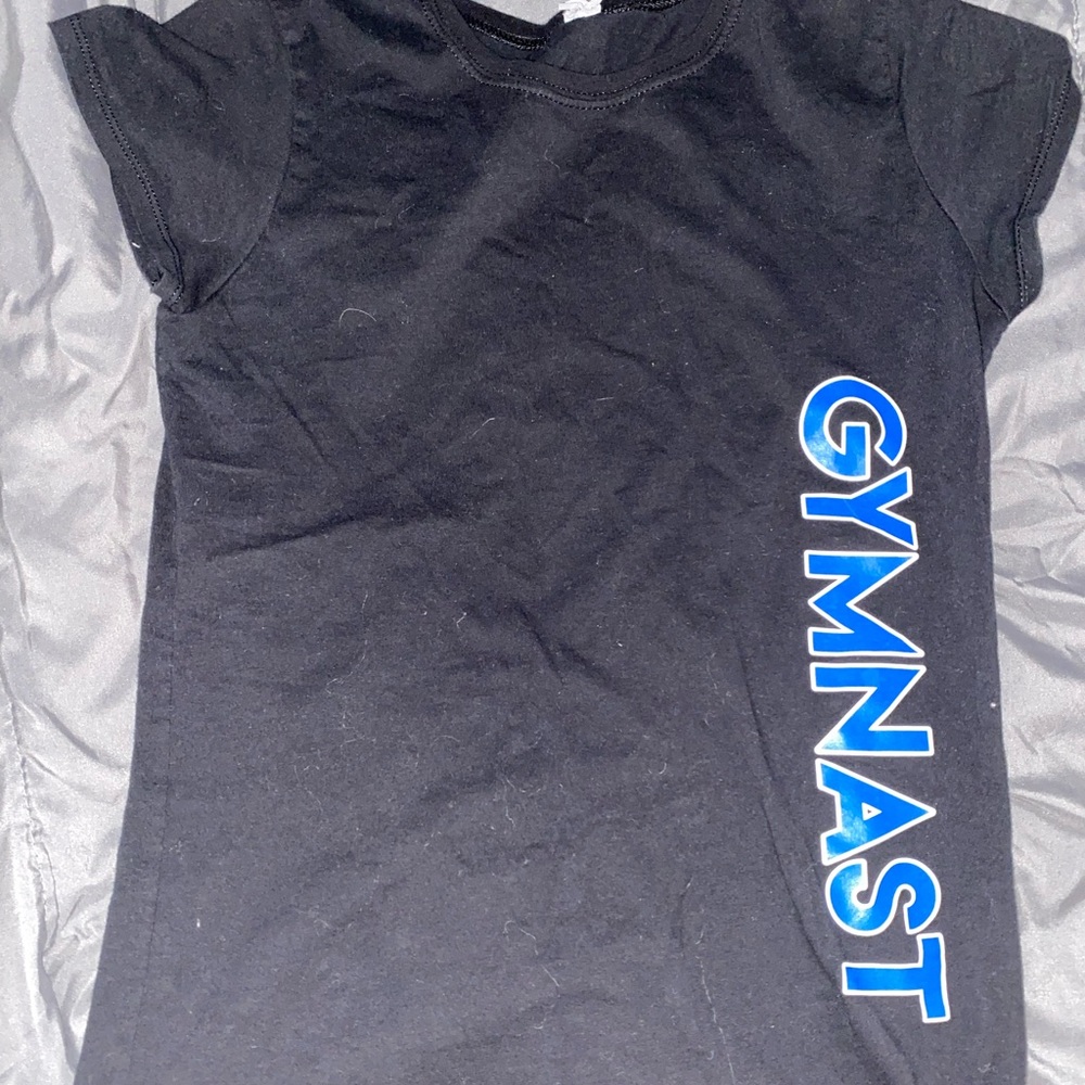 A black tee for girls